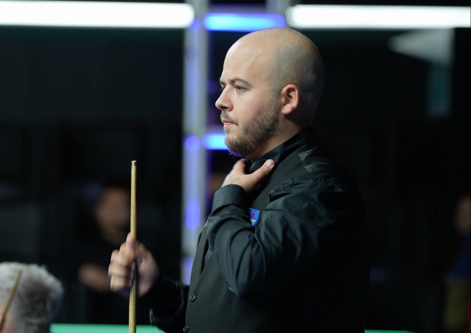 更展示了他 更展示了他