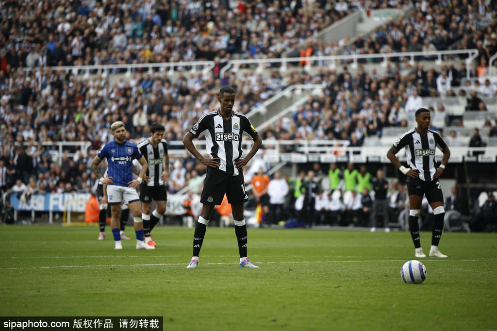 了一座多功 了一座多功