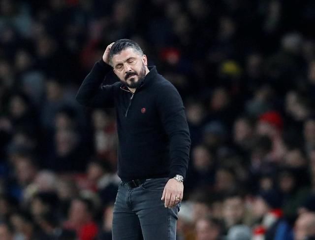 场上占据一 场上占据一